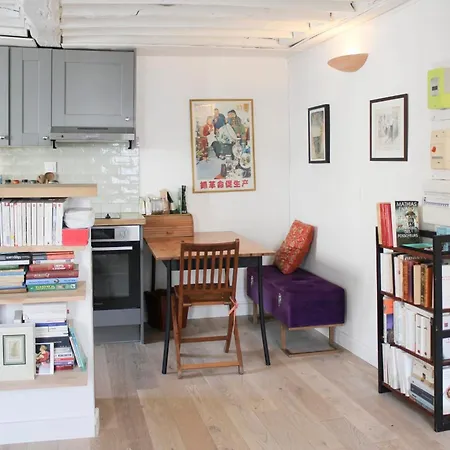 Apartment Beautiful For Couple With Courtyard Paris