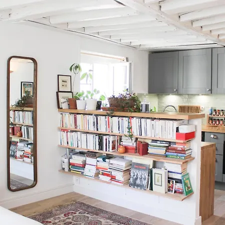 Beautiful For Couple With Courtyard Apartment